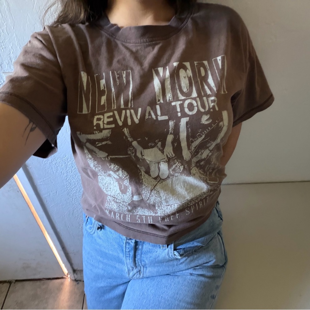 New York Revival Tour Graphic Tee - Women's Short Sleeve Brown Top